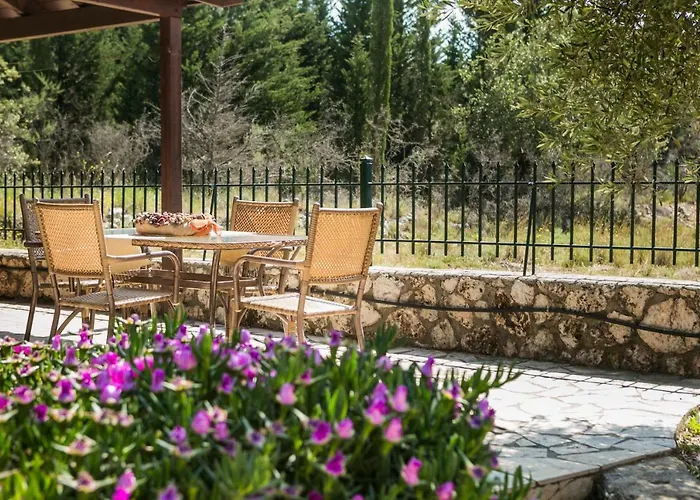 Maritina Villa Razáta