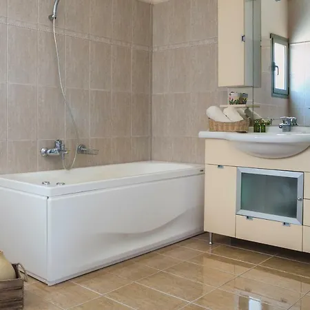 Maritina Villa Razáta